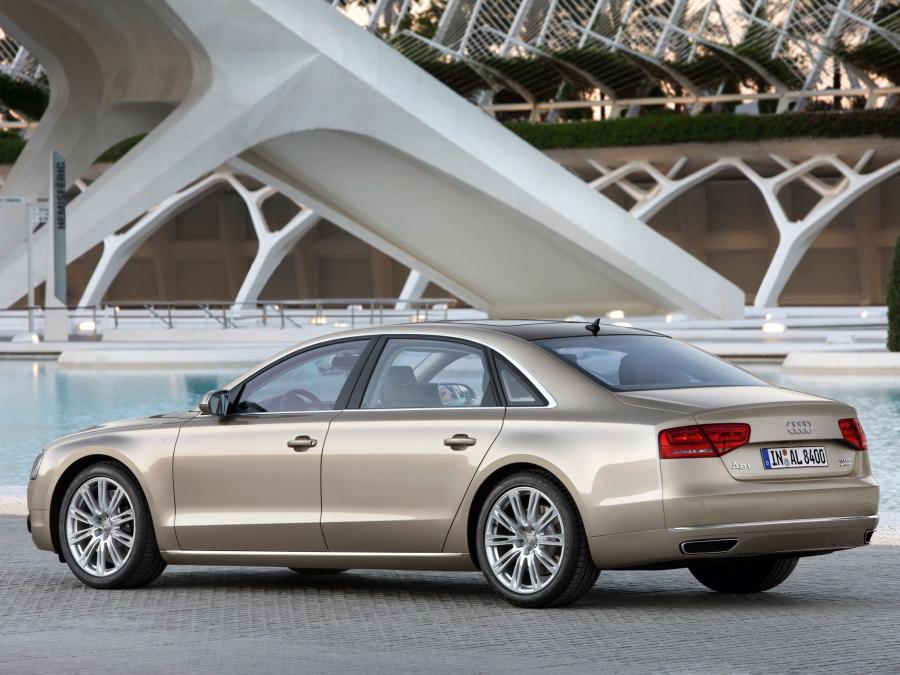 Audi A8L W12 Quattro (D4) 2010 года  (WW) (фото 14 из 35)